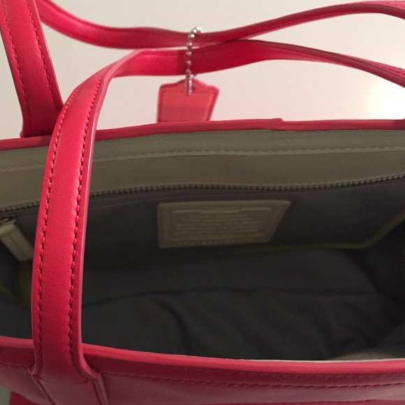 Coach leather pink and cream tote! - Picture 3 of 4